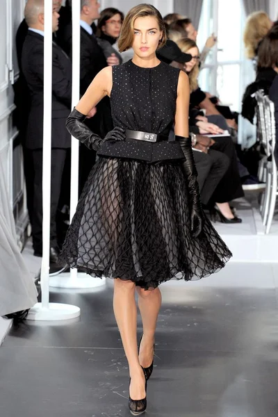 Look 19